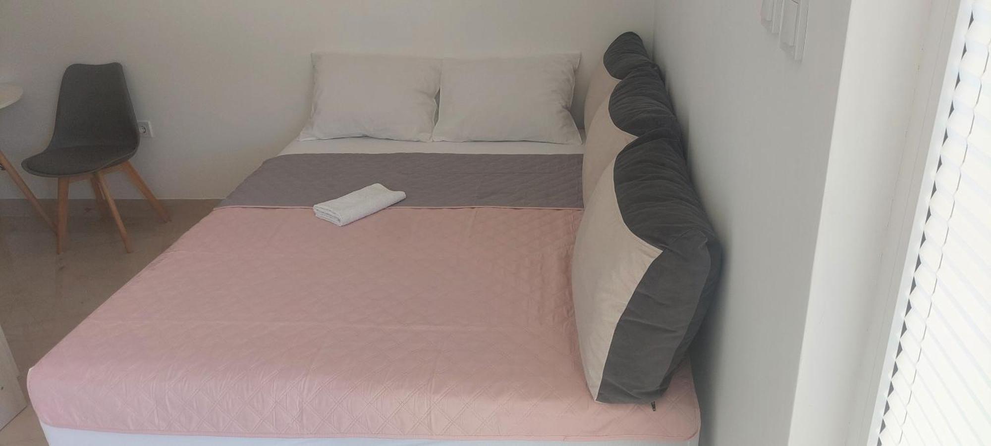 Hostel Vera - Airport Podgorica Mitrovici  ภายนอก รูปภาพ